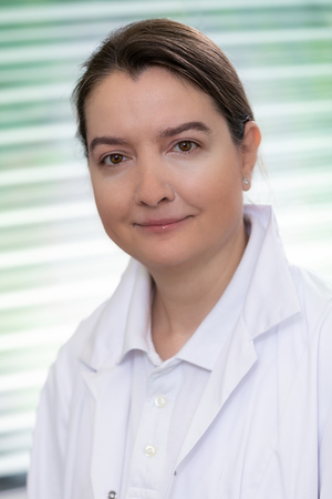 Dr.in Lidija POLUBELOV, FÄ IM / Ludwig Schedl · Fotodesign & Werbegrafik